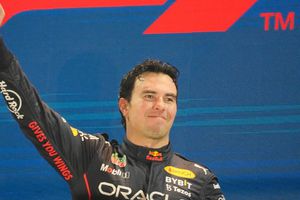 Checo Pérez: Ganó el GP de Singapur con una verdadera clase de manejo