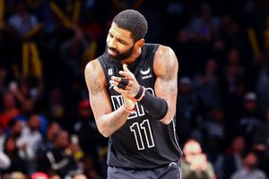 Kyrie Irving donará medio millón de dólares luego de polémico tuit antisemita