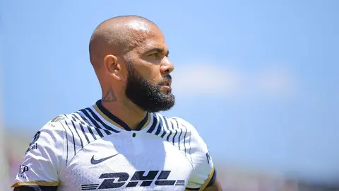 Dani Alves se arregló la barba con el peluquero del Primer Equipo de Pumas