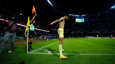 América: Jürgen Damm repite el festejo de CR7 en serenata; sus compañeros le hacen segunda