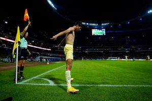 América: Jürgen Damm repite el festejo de CR7 en serenata; sus compañeros le hacen segunda