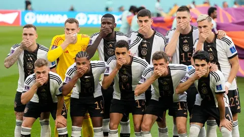 Alemania: Futbolistas germanos se tapan la boca en protesta contra la FIFA en Qatar 2022