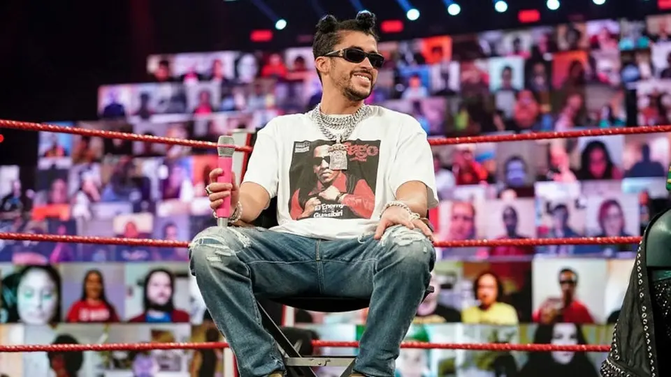 WWE: Bad Bunny y Triple H se reunirán para acordar el regreso del reggaetonero al ring