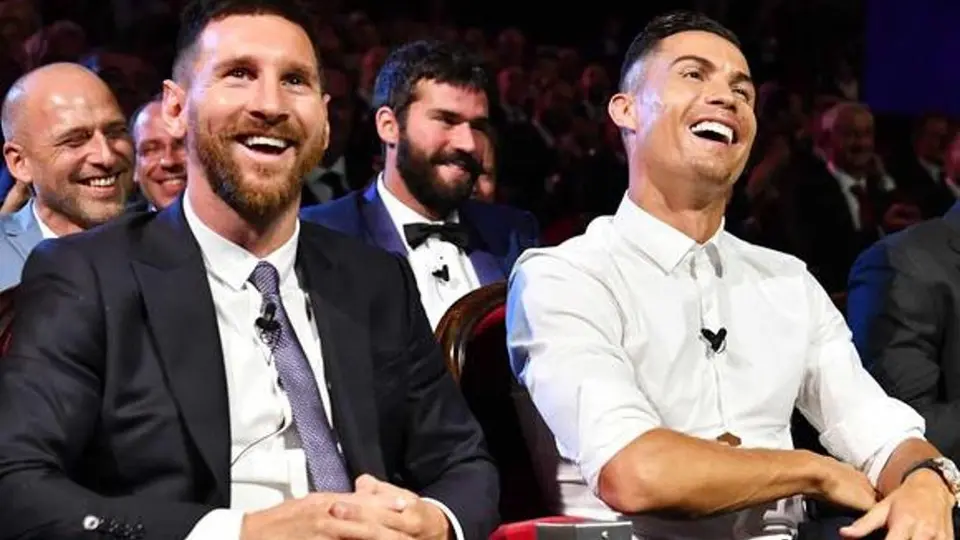 Video: Abuela elige entre Cristiano o Messi y se hace viral