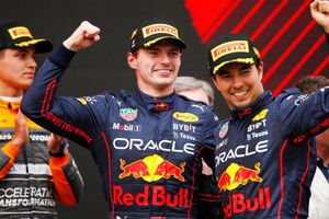 Checo Pérez elogió a fans de Verstappen: 'Son geniales para mí, son muy amables'