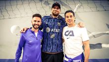 América: Ochoa y Layún cumplieron sueño de Lorenzo Mata al regalarle un jersey del equipo