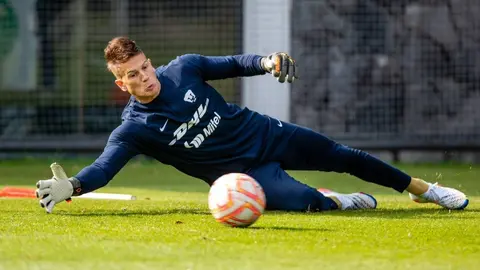 Pumas: Luis Suárez felicitó a Sebastián Sosa por su regreso a la Liga MX