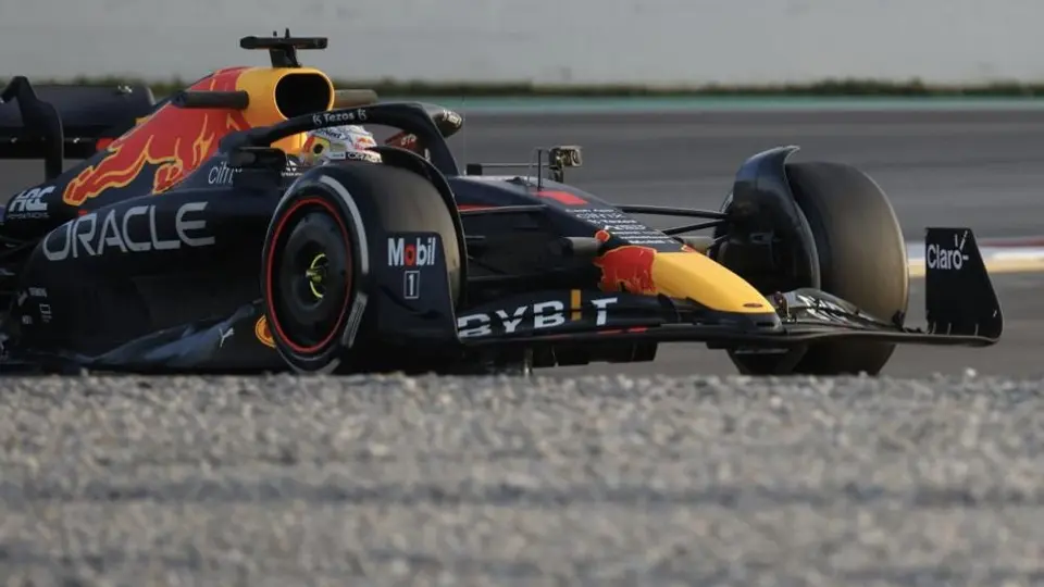 Fórmula 1: FIA retrasará la investigación sobre Red Bull y Aston Martín