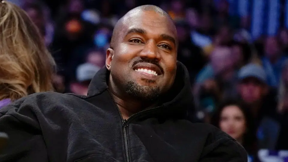 Kanye West se quedó sin Twitter tras comentarios antisemitas