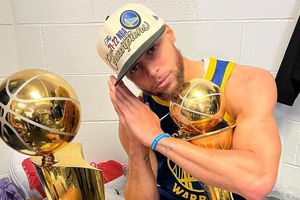 Stephen Curry: Clavó un tiro de 97 yardas en torneo de golf