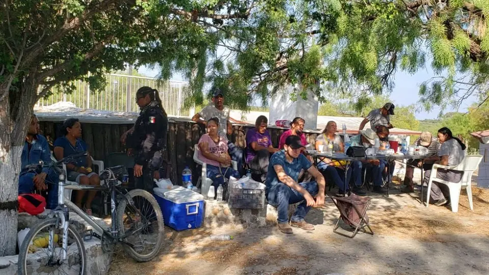 Familiares de los mineros atrapados en Coahuila pidieron ayuda de rescatistas extranjeros