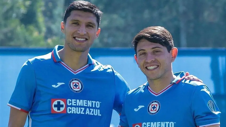 Cruz Azul hace oficial reincorporaciones de Jordan Silva y Alexis Gutiérrez