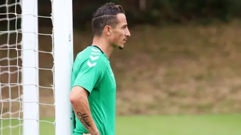 Andrés Guardado, titular en el amistoso entre el Betis y Zaragoza
