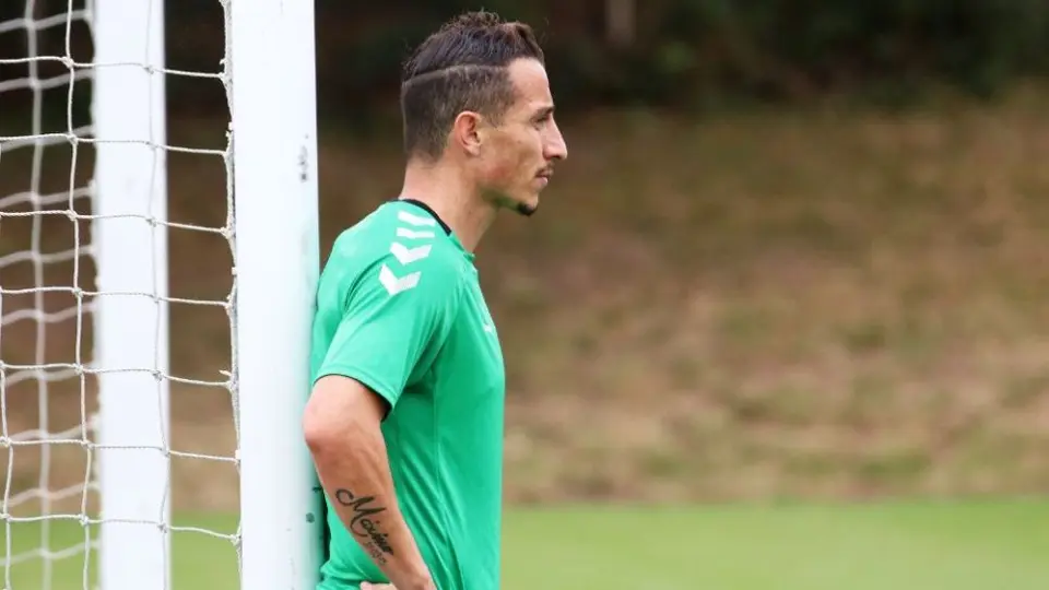Andrés Guardado, titular en el amistoso entre el Betis y Zaragoza