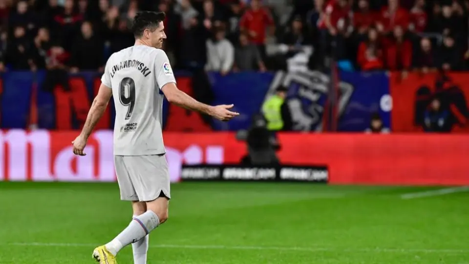 Barcelona: Robert Lewandowski, suspendido tres partidos tras insultar a árbitro