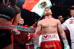 Eddie Hearn sobre el futuro de Canelo: 'John Ryder es el retador obligatorio para él'