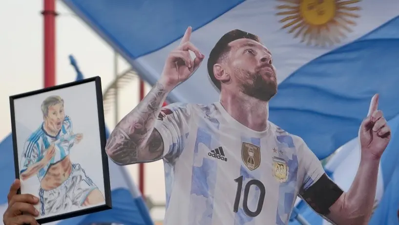 Messi: Levantaron gigantografía del argentino en India y sucedió algo inesperado
