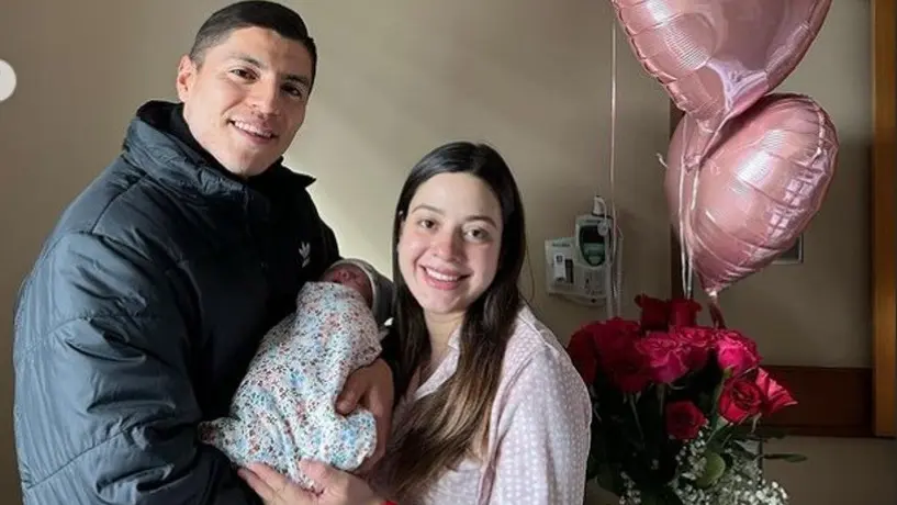 Chivas: Ronaldo Cisneros se convirtió en papá tras nacimiento de su hija