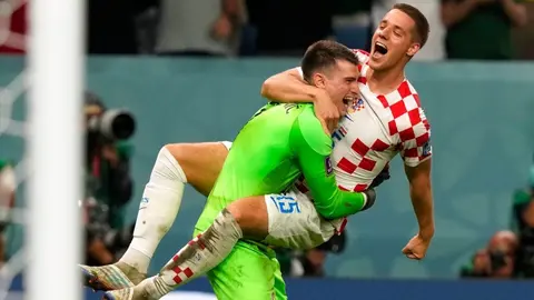 Portero de Croacia tras parar tres penaltis a Japón "Es el momento más feliz de mi carrera"
