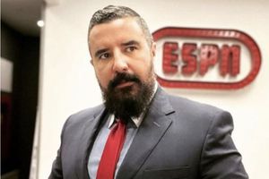Álvaro Morales : Afición recuerda cuando le tiraba con todo al América