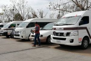 Video: Mujer chocó su camioneta contra combi de pasajeros y la bautizan 'Lady tú me provocaste'