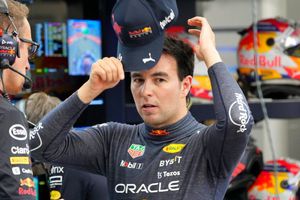 Checo Pérez finalizó cuarto en la primera práctica del GP de Singapur; Hamilton, número uno