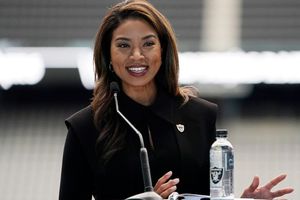 Raiders: Sandra Douglass, nueva presidenta del equipo de Las Vegas