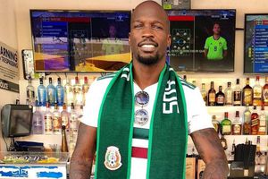 Chad Johnson sobre la atajada de Memo en el México vs Polonia: "Se mam... Ochoa"