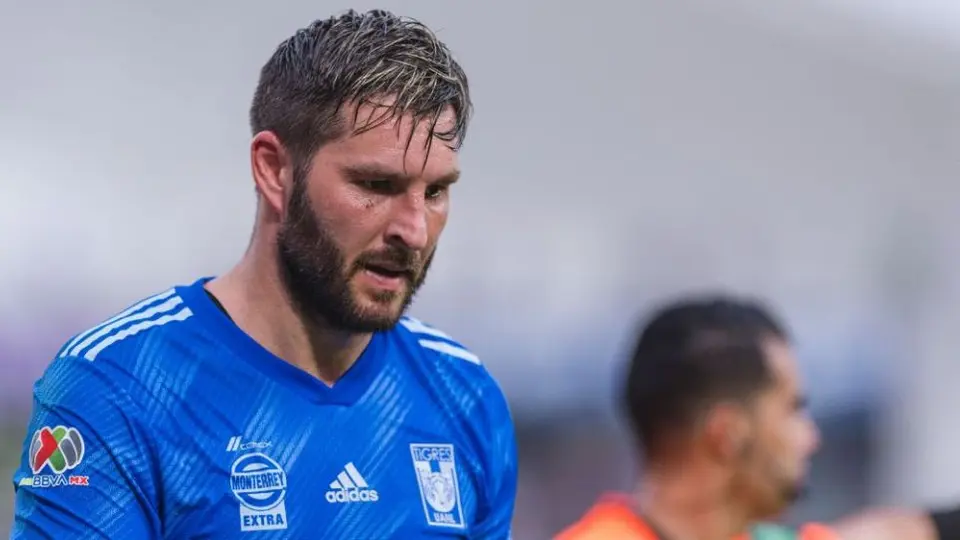 Tigres: Gignac lució exclusivas sandalias previo a un partido de los felinos