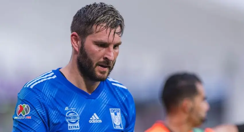 Tigres: Gignac lució exclusivas sandalias previo a un partido de los felinos