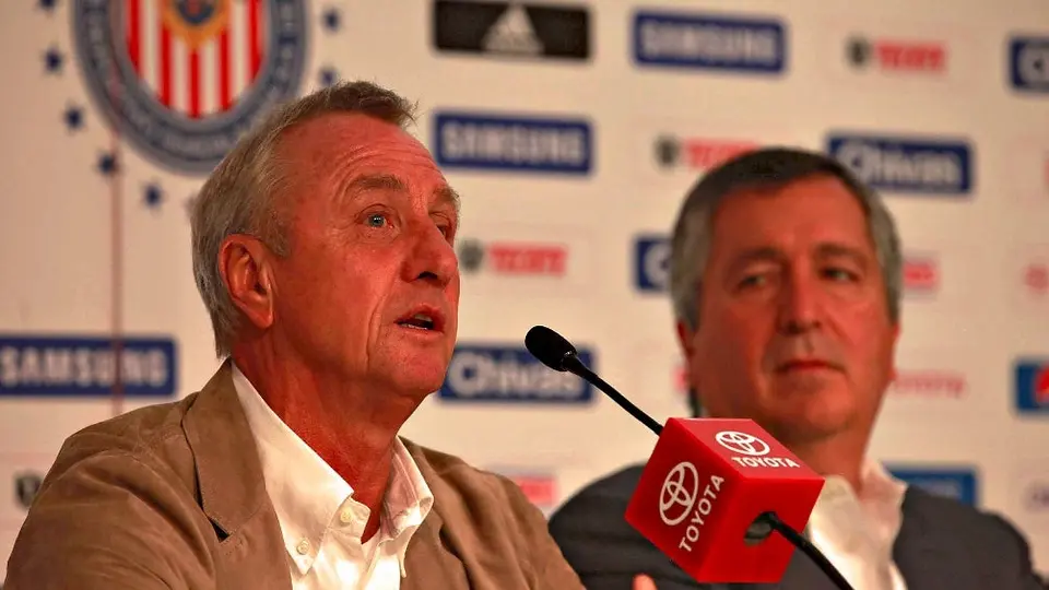 Chivas: Apostarán por un directivo europeo, como lo hicieron con Johan Cruyff en 2012