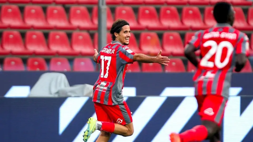Johan Vásquez: Titular en el triunfo del Cremonese ante Modena en la Copa de Italia