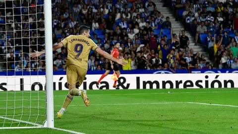 Lewandowski le dedicó su primer gol con el Barcelona a su padre