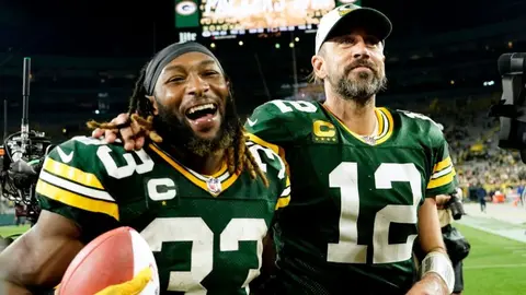NFL: Rodgers alargó su paternidad sobre los Bears y los Packers suman su primer triunfo