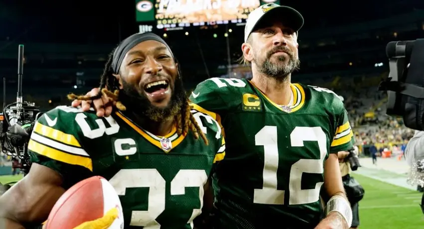 NFL: Rodgers alargó su paternidad sobre los Bears y los Packers suman su primer triunfo