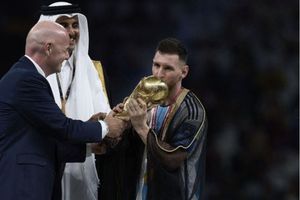 Abogado omaní ofreció un millón de dólares por la capa de Lio Messi