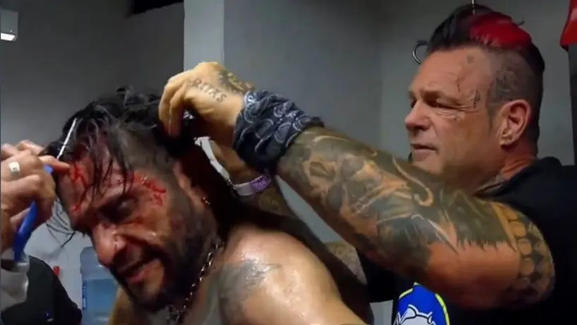 Triplemania XXX: Pagano venció y rapó a Cibernético