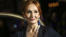J.K Rowling: Fue amenazada tras mostrar apoyo al escritor Salman Rushdie