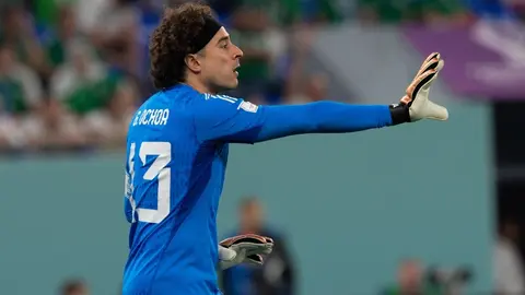 Henry Martín sobre Memo Ochoa: 'Está hecho para momentos importantes'