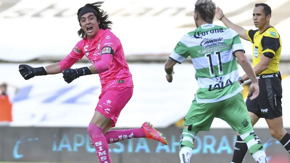 Querétaro vs Santos: Avecedo madrugó la segunda victoria de Gallos en agónico empate