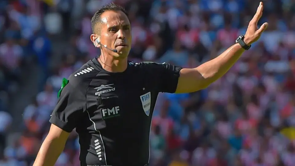 Luis García explotó en transmisión: 'Deja de poner a Santander con Chivas y te evitas un ped...'