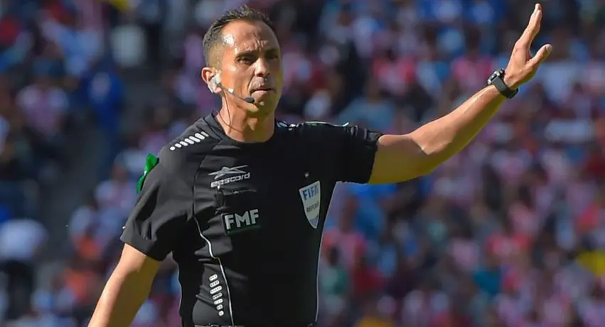 Luis García explotó en transmisión: 'Deja de poner a Santander con Chivas y te evitas un ped...'