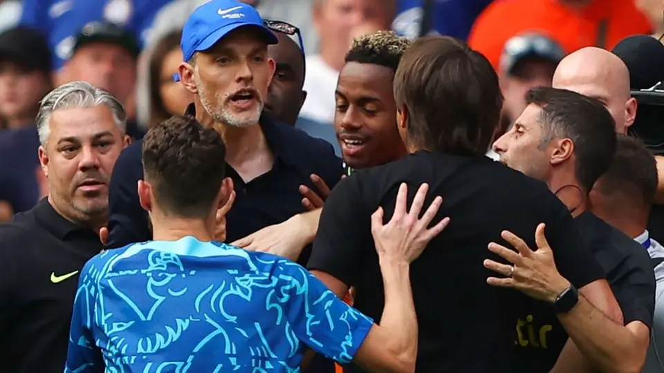 Entrenadores de Chelsea y Tottenham protagonizaron fuerte encontronazo