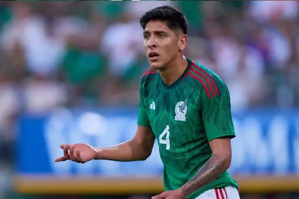 Édson Álvarez será contención