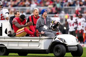 NFL: Deebo Samuel salió lesionado y podría perderse la postemporada con San Francisco