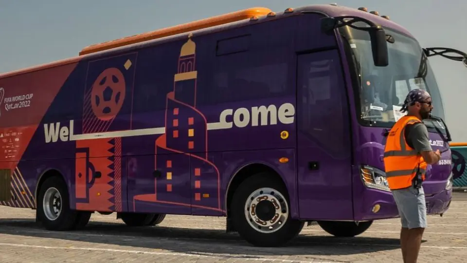 Qatar 2022: Pusieron a prueba flotilla de autobuses para el Mundial
