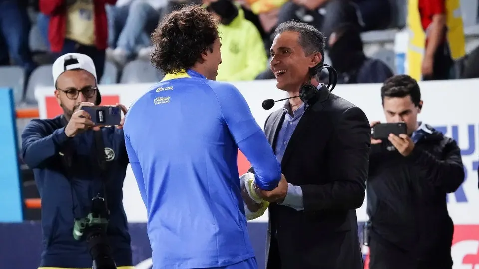 Adolfo Ríos defiende a Memo Ochoa: 'Hoy en día es el mejor portero de México'