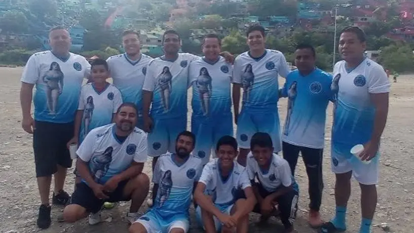 Karely Ruíz: Equipo de futbol causó sensación al lucir en su uniforme la imagen de la influencer