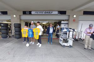 GP de México: Gignac jugó la 'cascarita' con Gasly y Tsunoda en el AHR