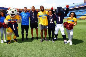 Tigres: Houston Texans visitó al equipo felino en el Volcán